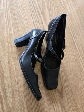 Bandolino Black Mary Jane 3.25" Block Heel Square Toe Pumps size 8